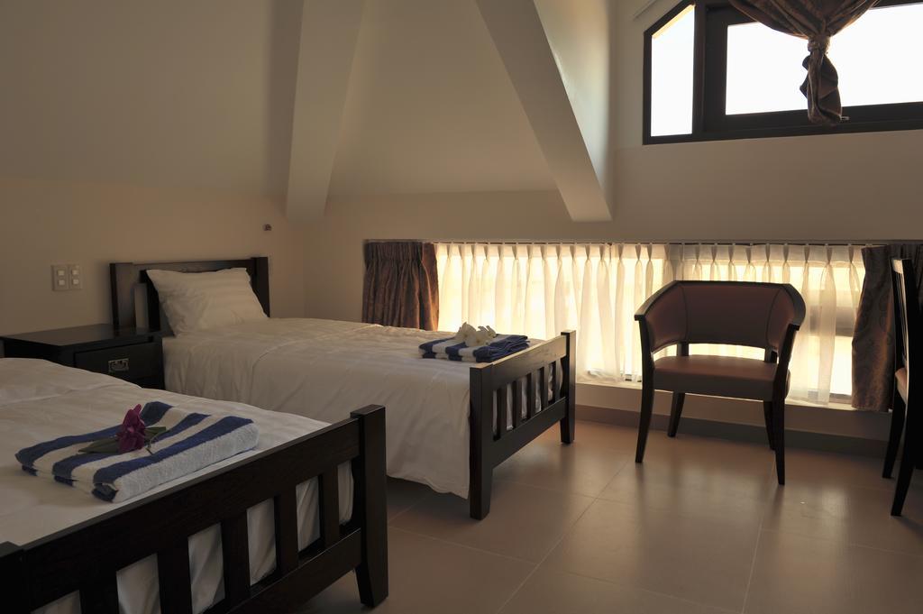 Kosmos Phu Quoc Villa Номер фото